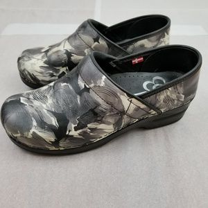 Sanita black white gray professional clogs *FINAL*
